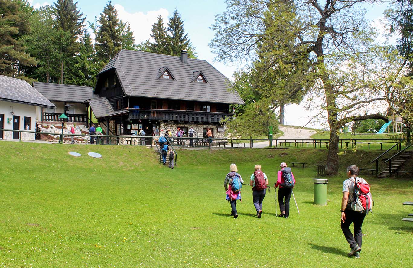 Planinska koča na Kopitniku je bila žal zaprta
