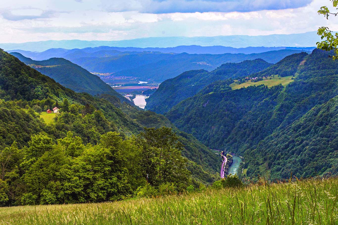 Na poti na Gore še pogled v dolino Save